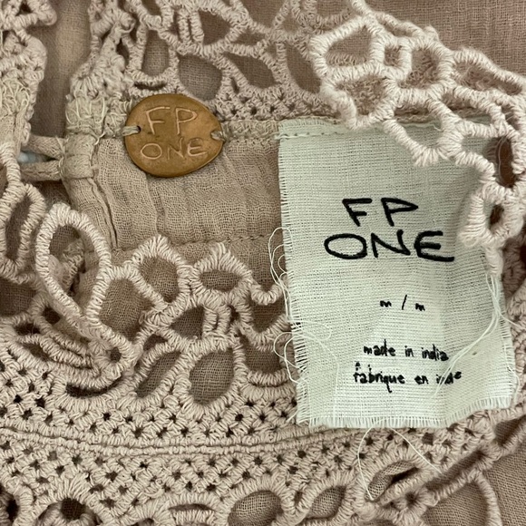 FREE PEOPLE Dusty Pink Cream Lace Trim  Boho Blouse Trendy Sleeve Cotton Gauze - Picture 13 of 15